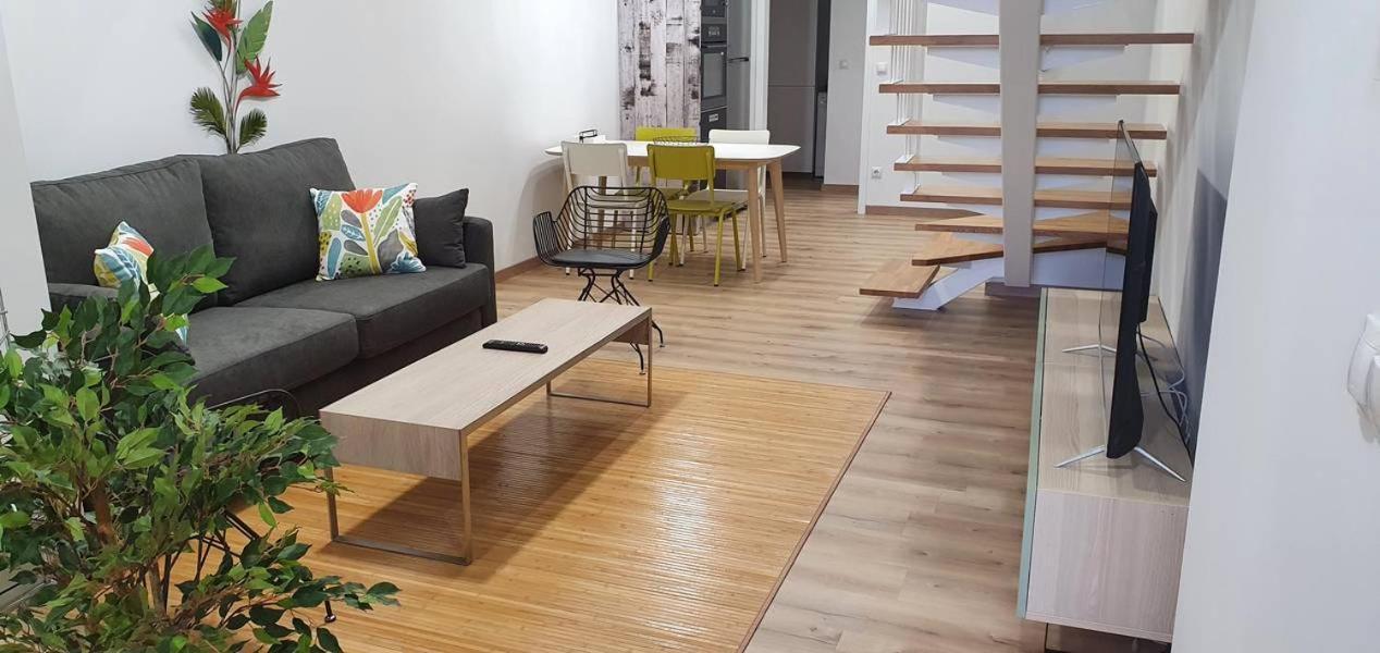 Apartamentos Antares 3 Milladoiro Dış mekan fotoğraf